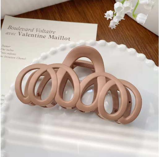 Frosted Bow Hair Claw Clip – Elegant Hollow Barrette