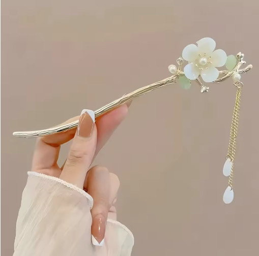 Elegant Chinese Style Tassel Hair Stick with Floral Charm