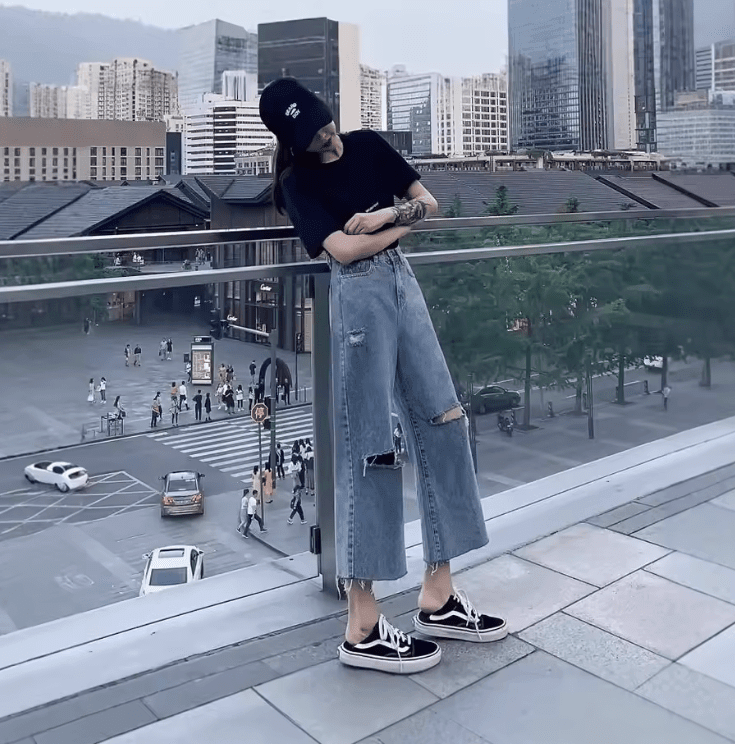 High-Waist Wide-Leg Jeans – Lightweight Summer Street Style Denim