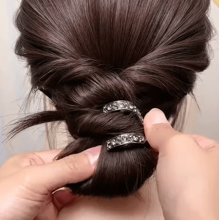 Mini Rhinestone Hair Clips – Fashion Korean Metal Hair Claw for Women, Small High Ponytail Hairpins