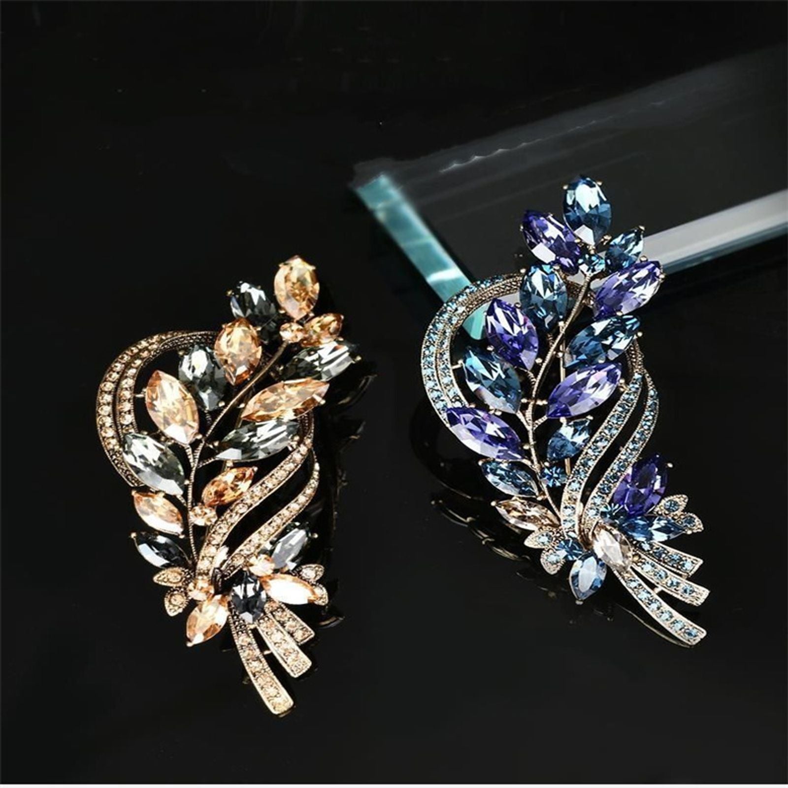 High-End Crystal Brooch for Ladies - Retro Suit Corsage