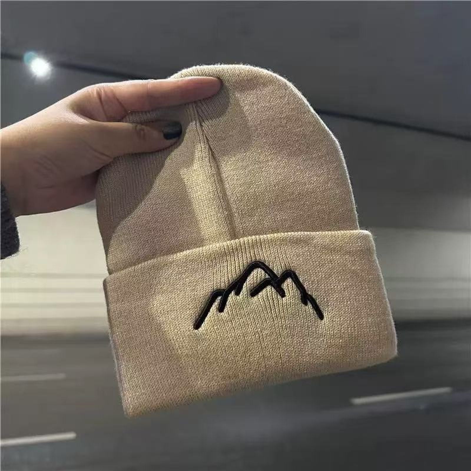 Embroidered Knitted Urine Cap - Breathable Winter Hat