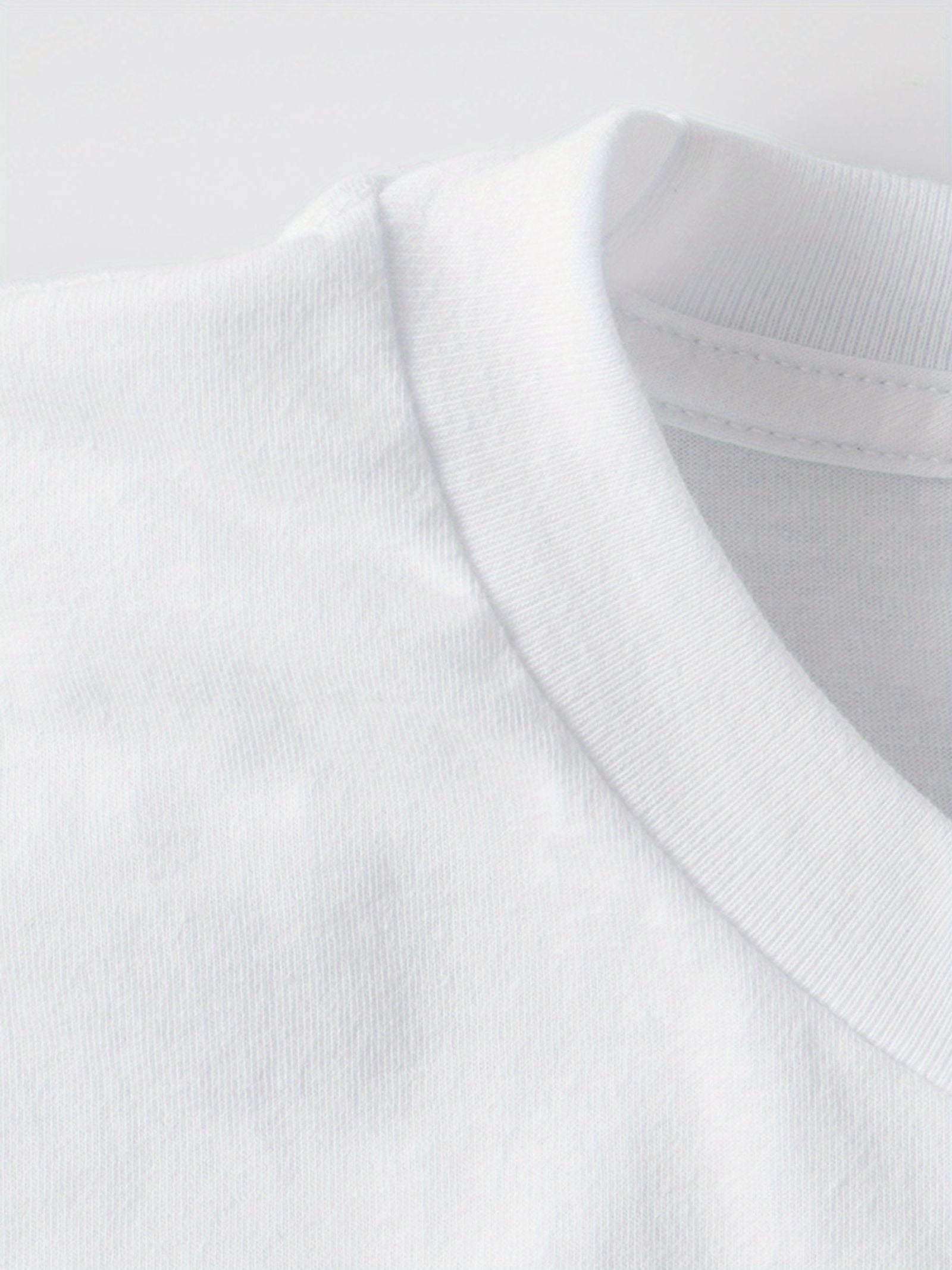 Short-Sleeved Eiffel Tower Printed Crew Neck T-Shirt