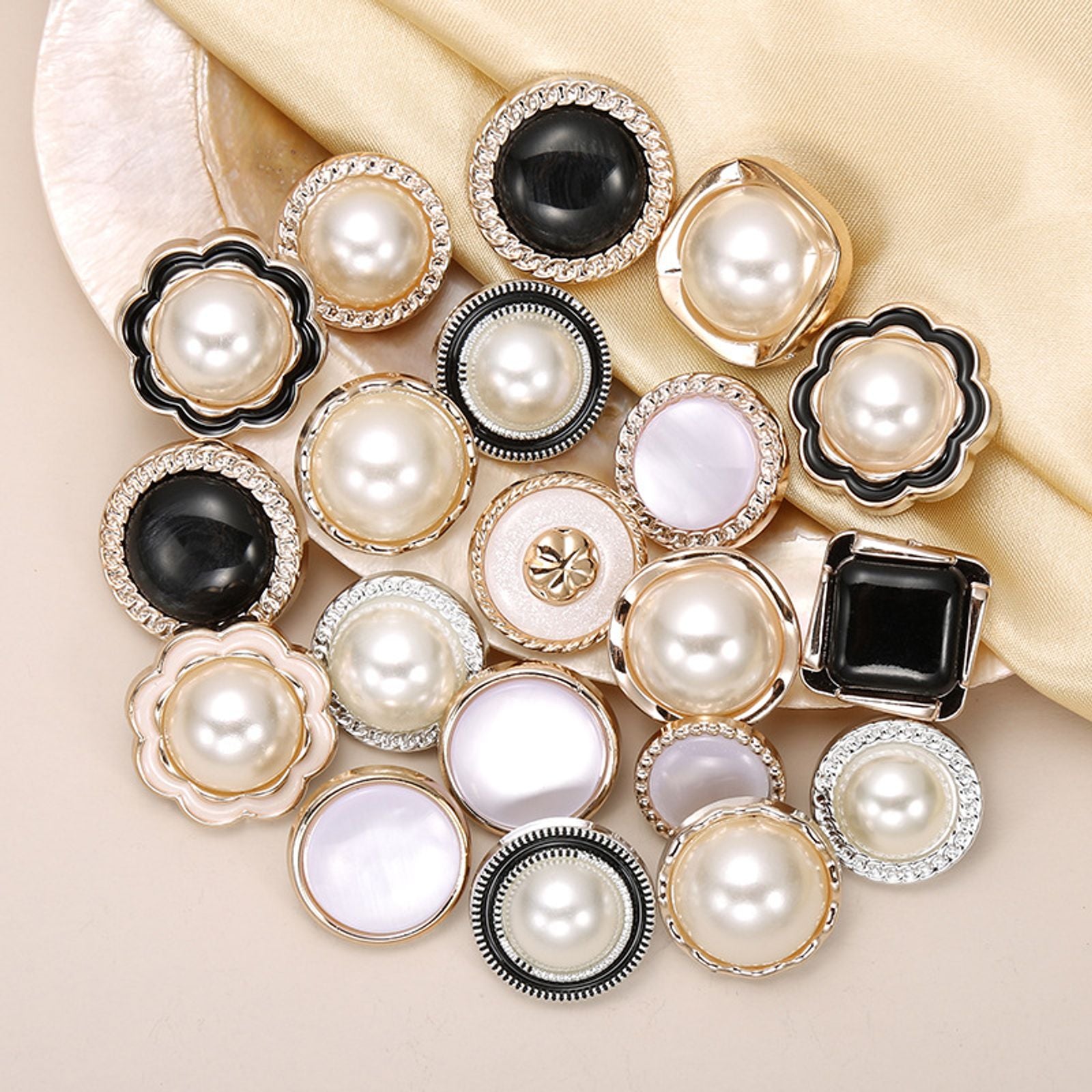10 Circular Plastic Buttons for Women's Clothing Decoration
