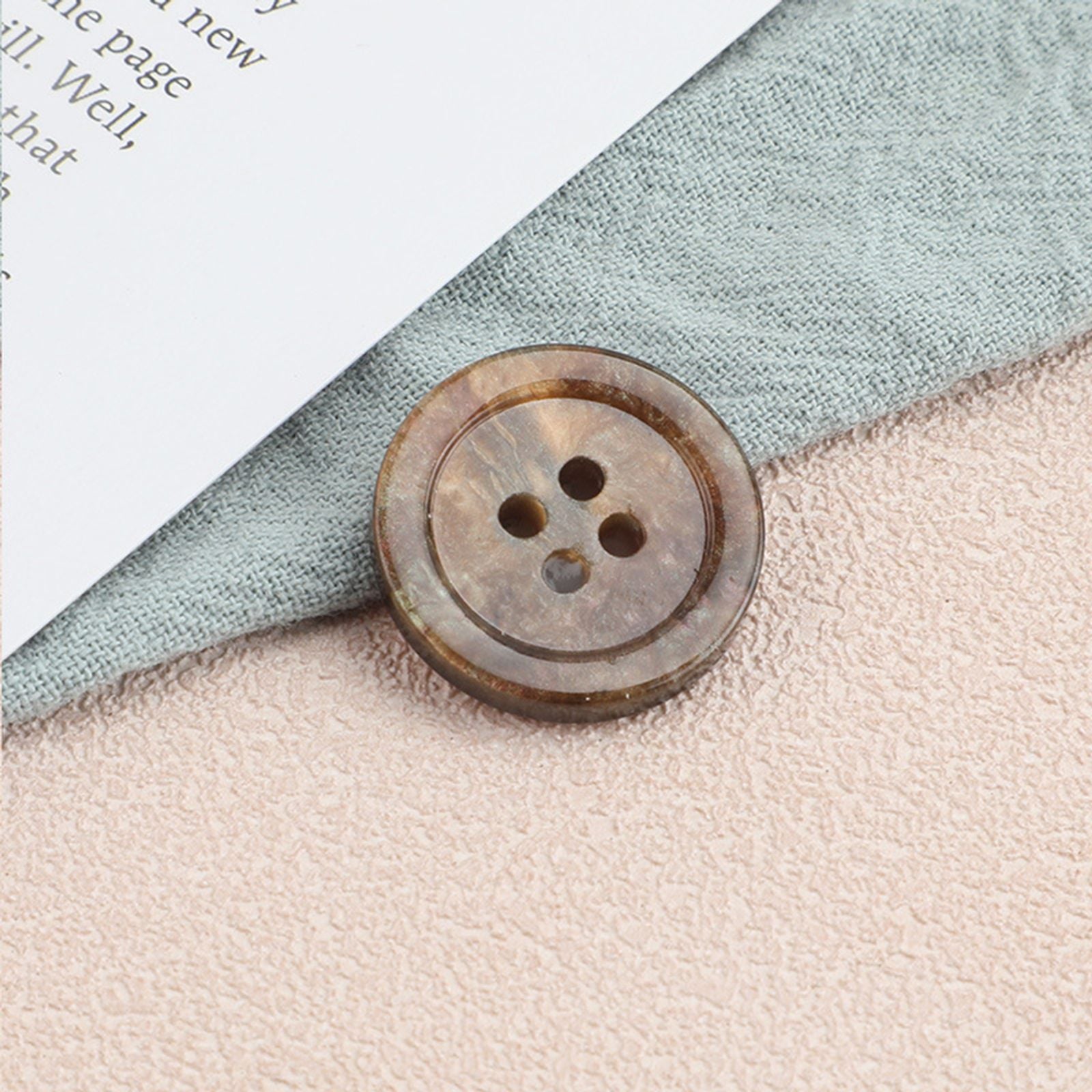 20pc 20mm Imitation Shell Resin Wide Buttons