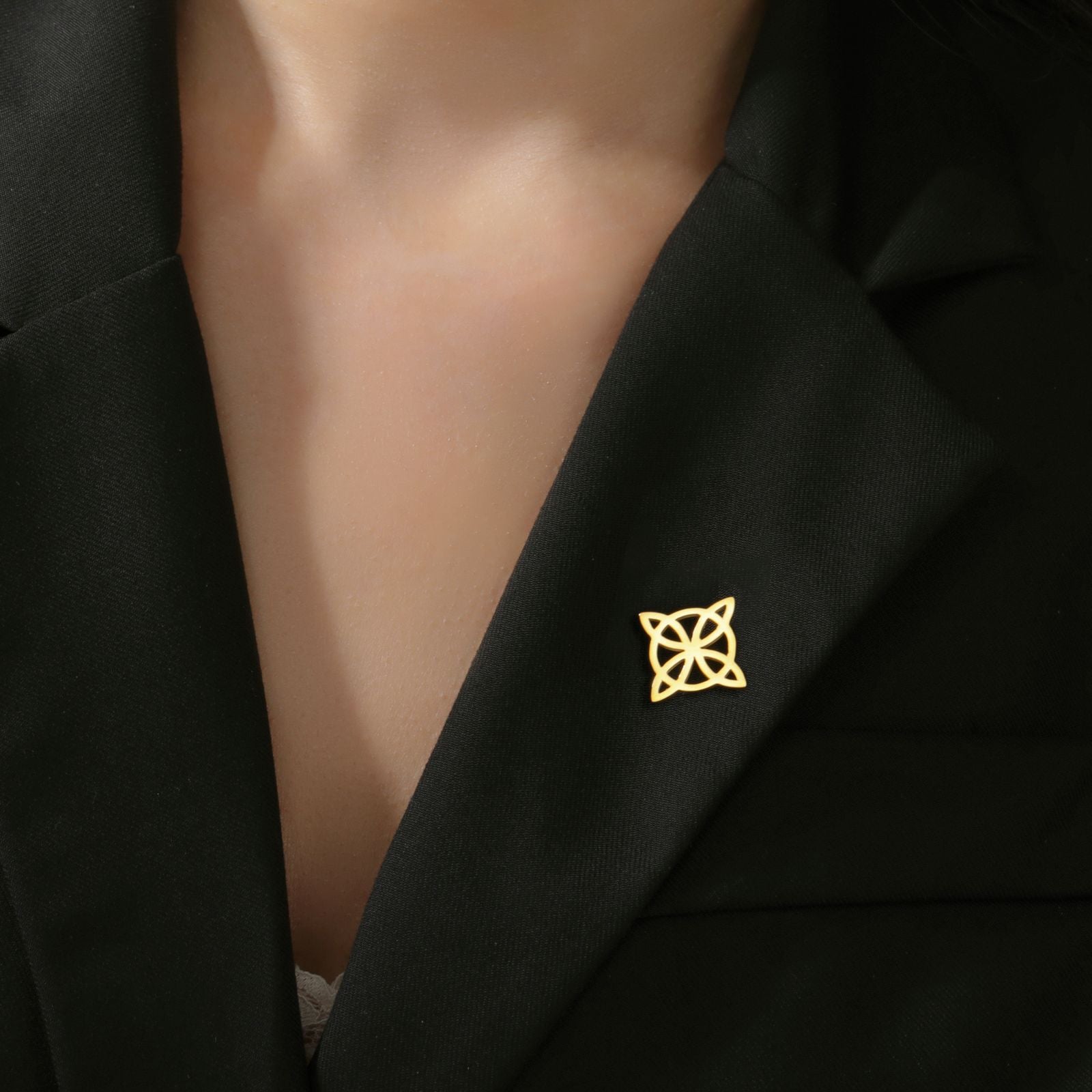 Skyrim Amulet Witch Knot Brooch - Stainless Steel Badge Pin