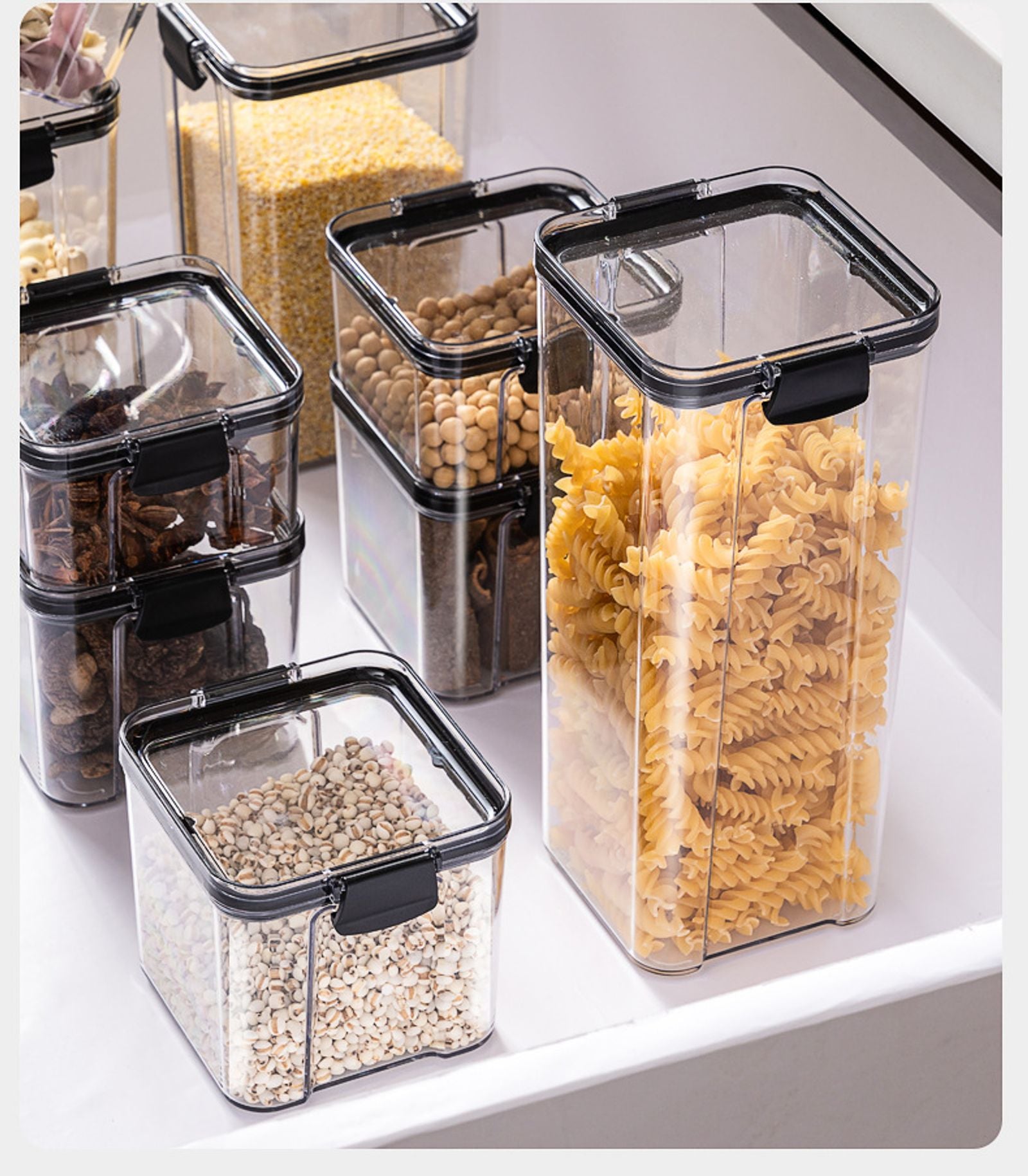 Large Plastic Sealed Jars for Grain and Seasoning Storage