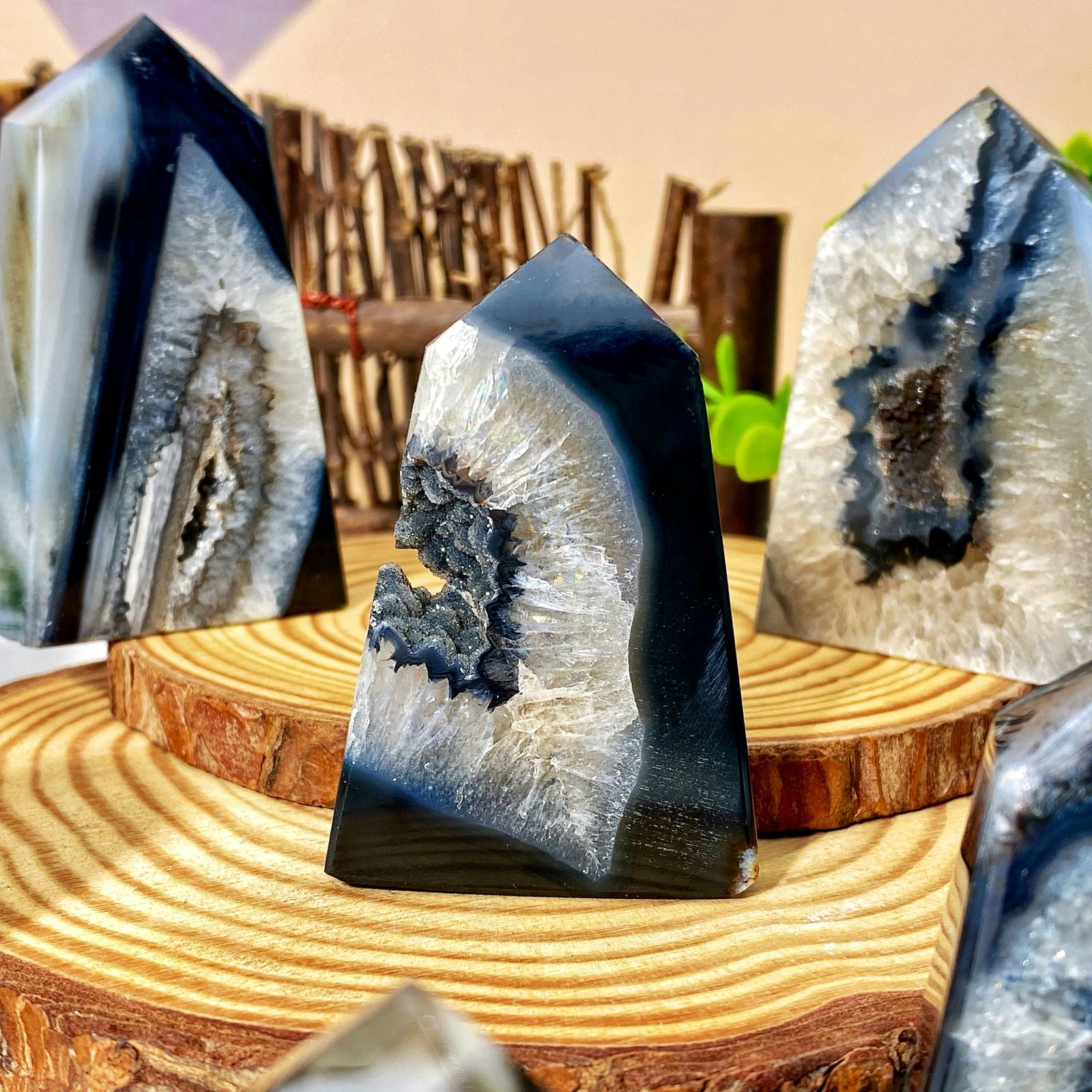 Black Sardonyx Geode Agate Point - Natural Crystal Decor