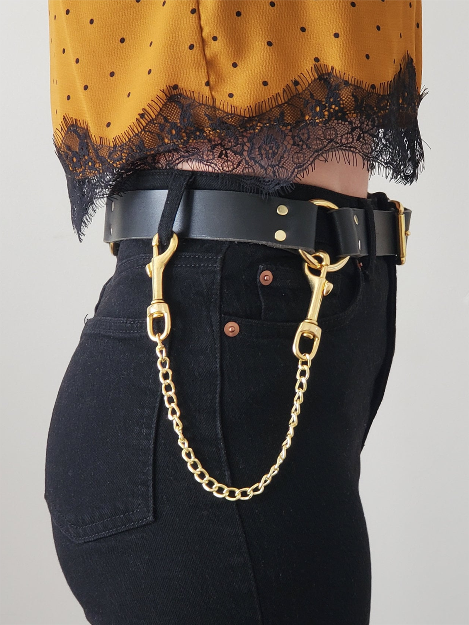 Fashionable Wide Decorative PU Belt with Chain Pendant