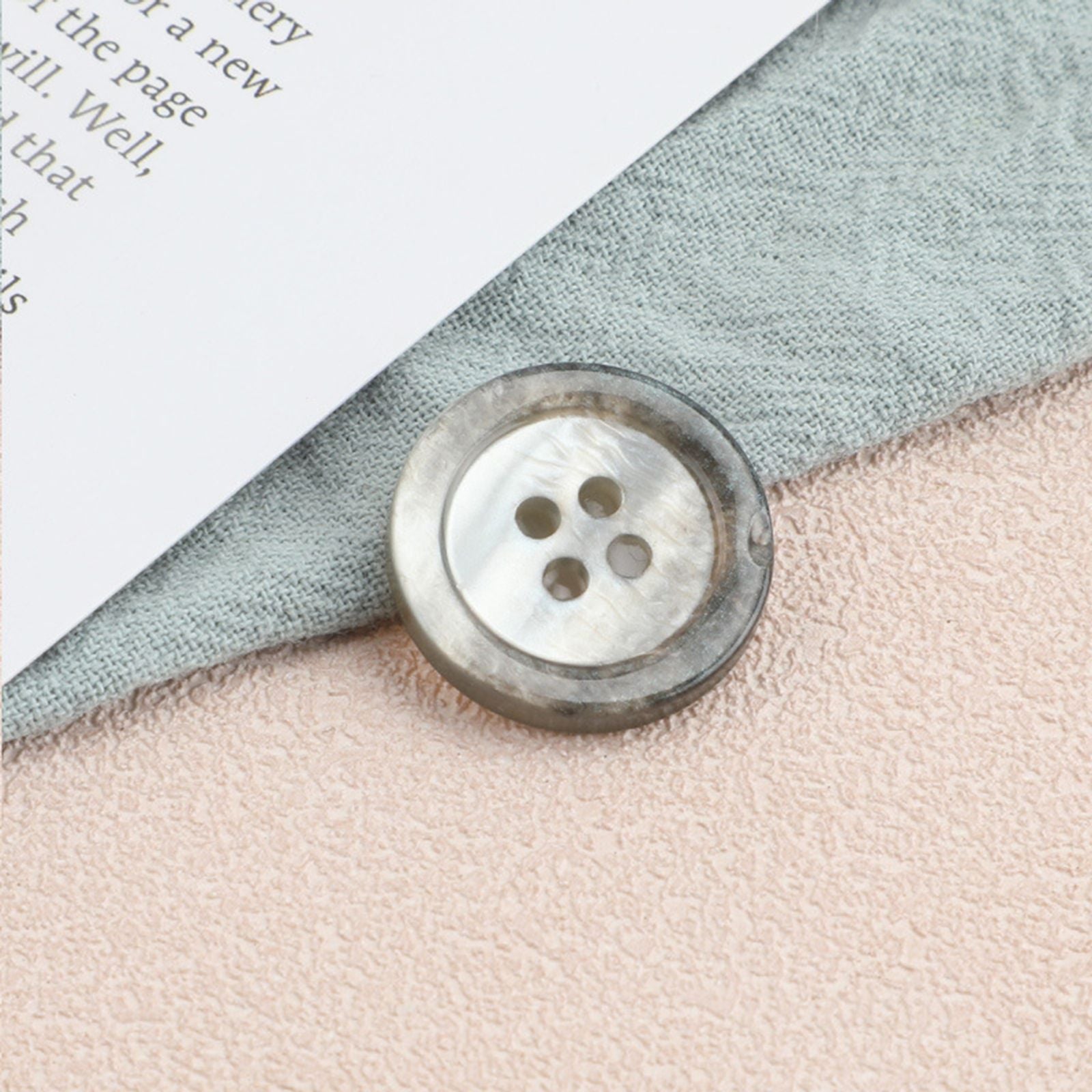 20pc 20mm Imitation Shell Resin Wide Buttons