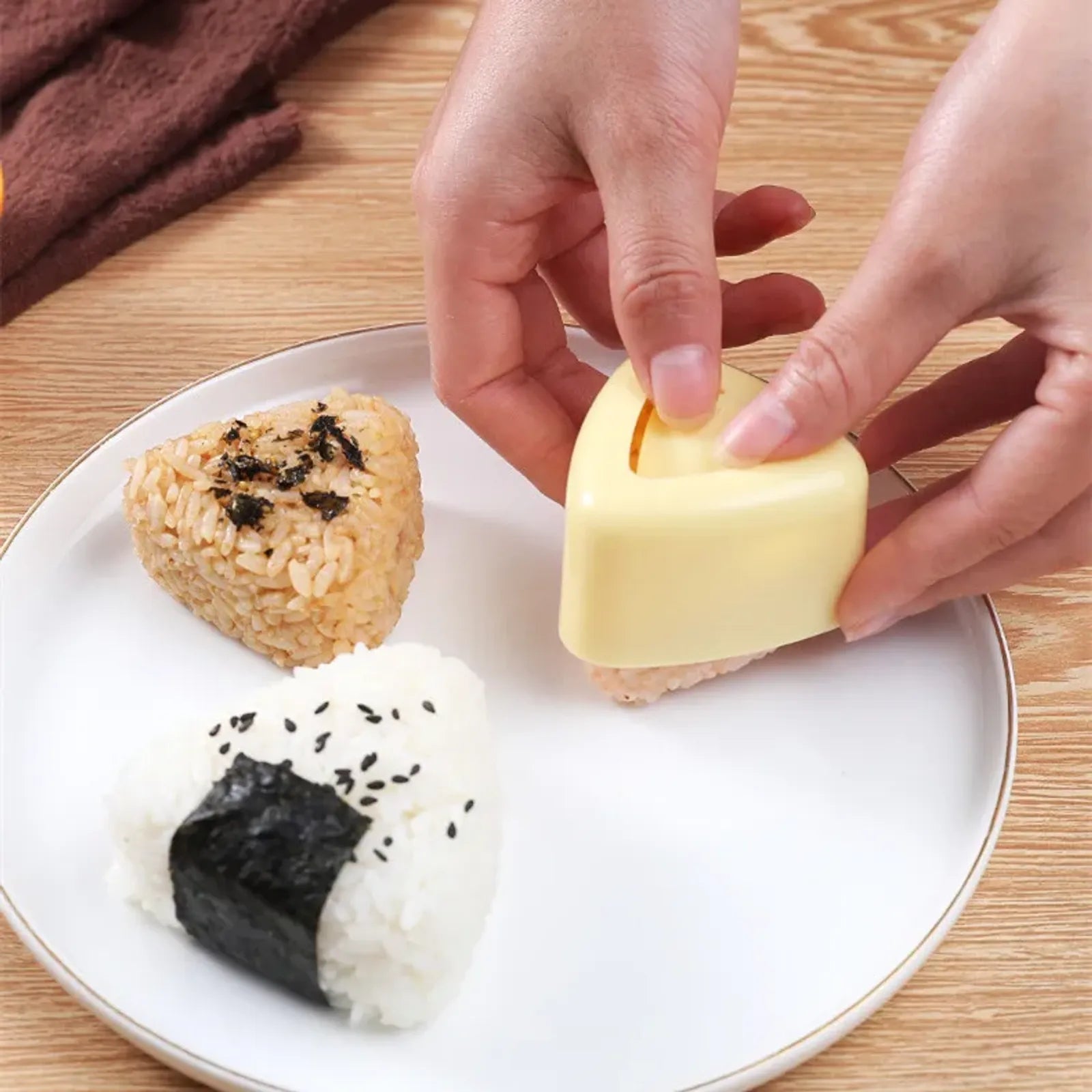 DIY Triangular Sushi Mold - Onigiri Rice Ball Maker