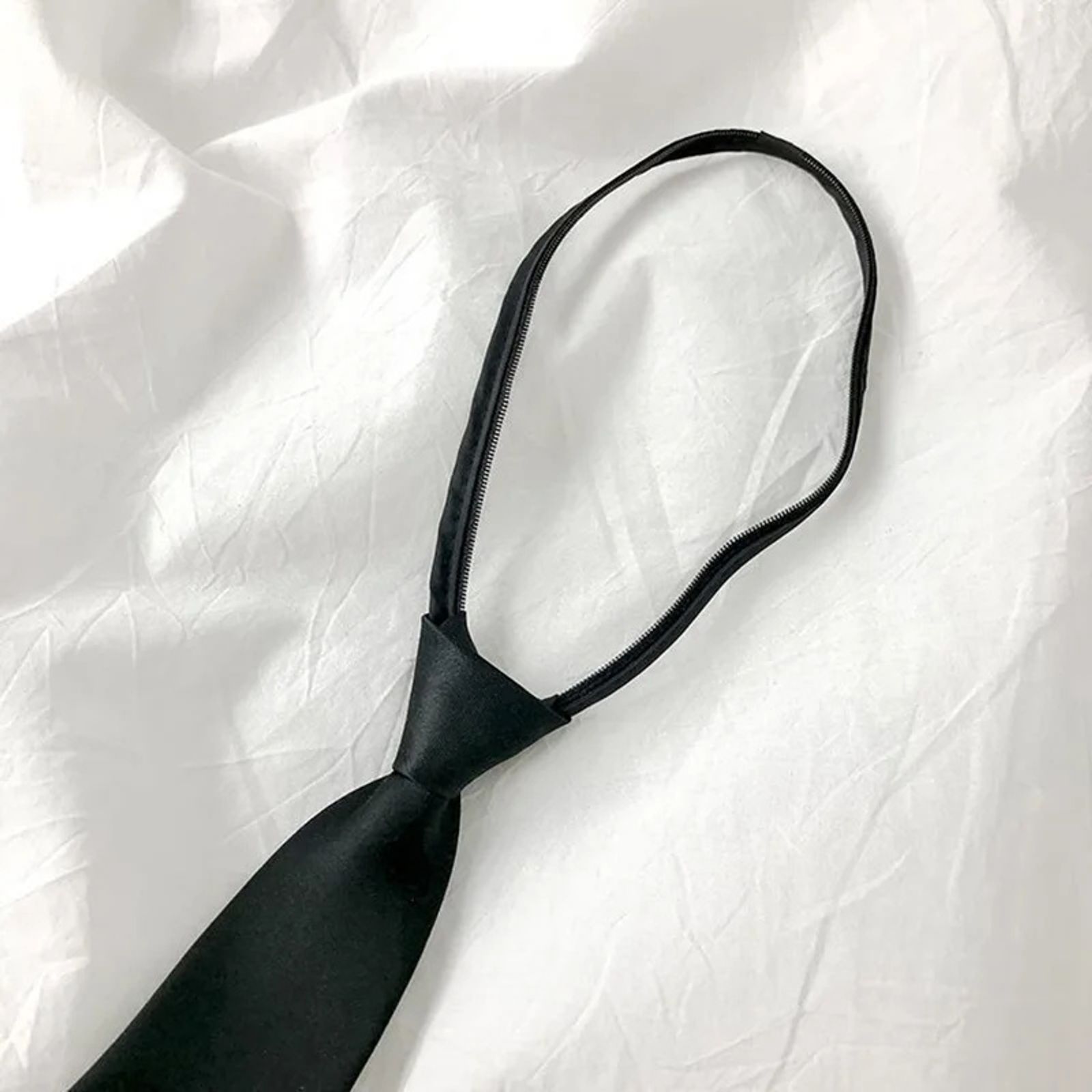 Women’s White Short Sleeve Lapel Blouse with Tie