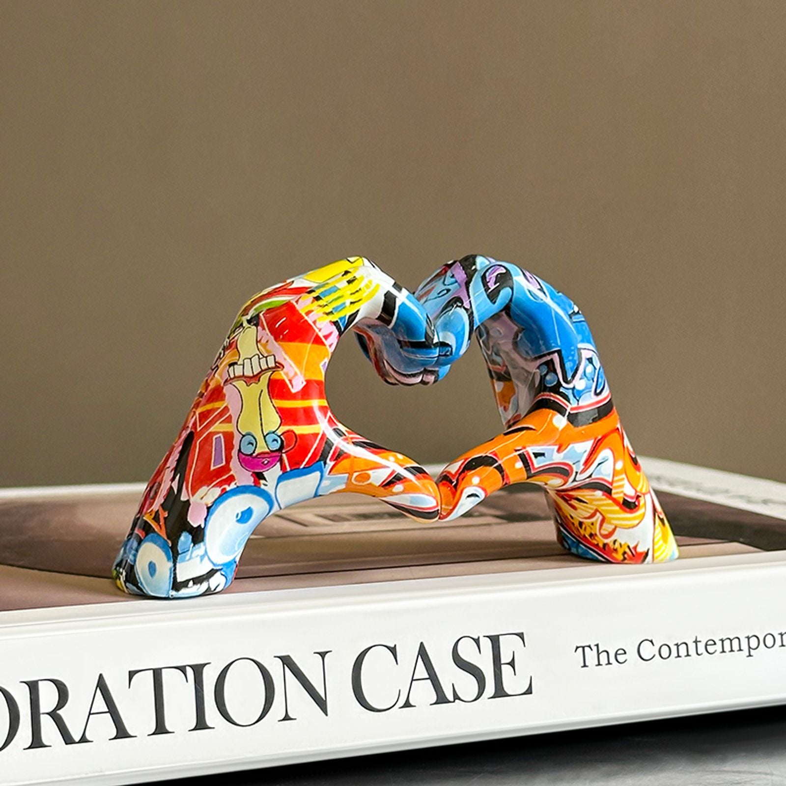Creative Graffiti Hand Heart Gesture Statue