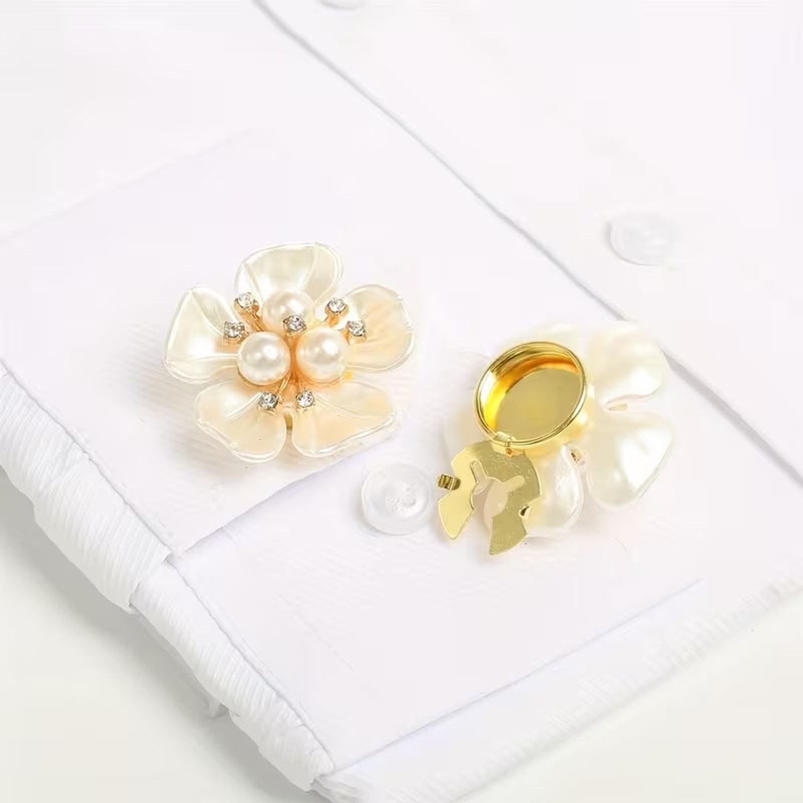 Elegant Shell Pearl Flower Cufflinks for Men and Women