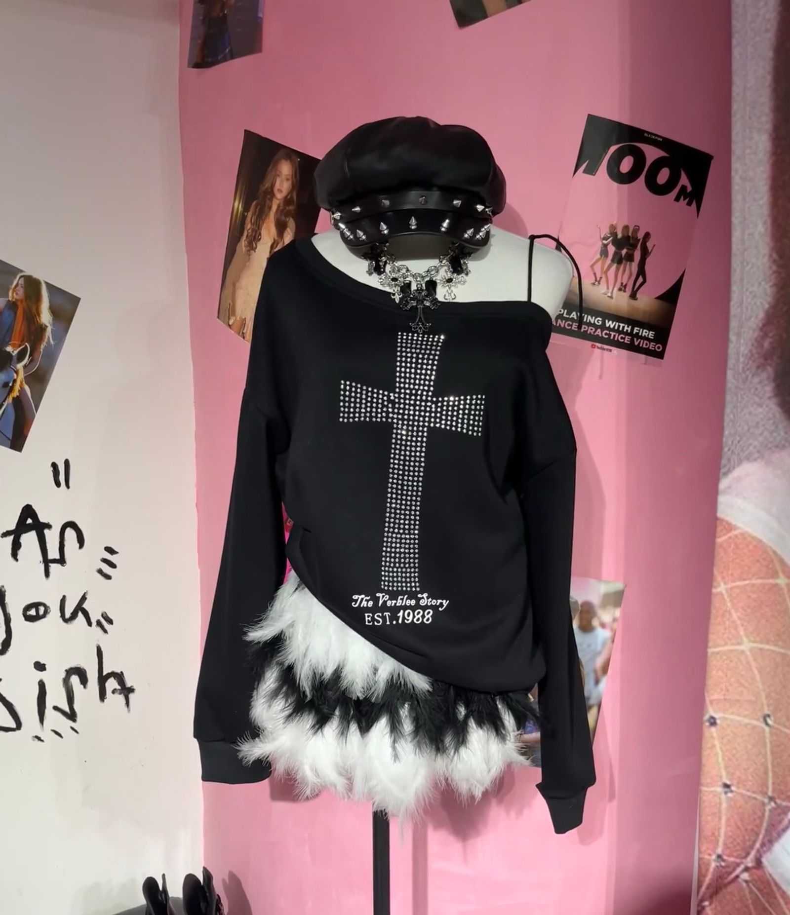 Women's Summer V-neck Tunic T-shirt - Pink Print Crop Top