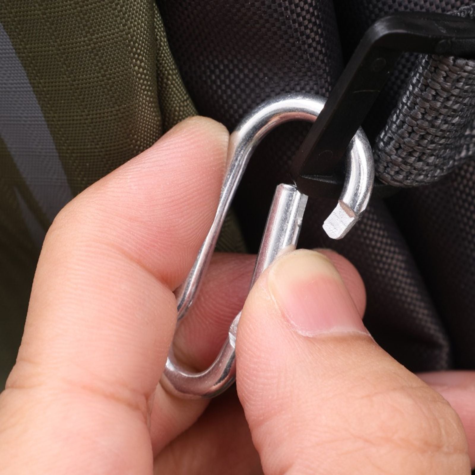 Mini Alloy Carabiner Hook for Outdoor Activities