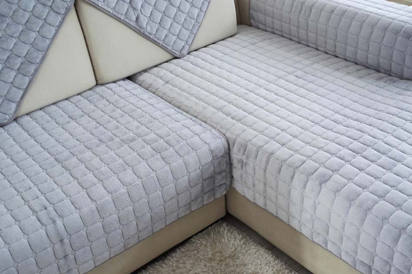 Solid Color Red Soft Thicken Flannel Quilted Sofa Cover