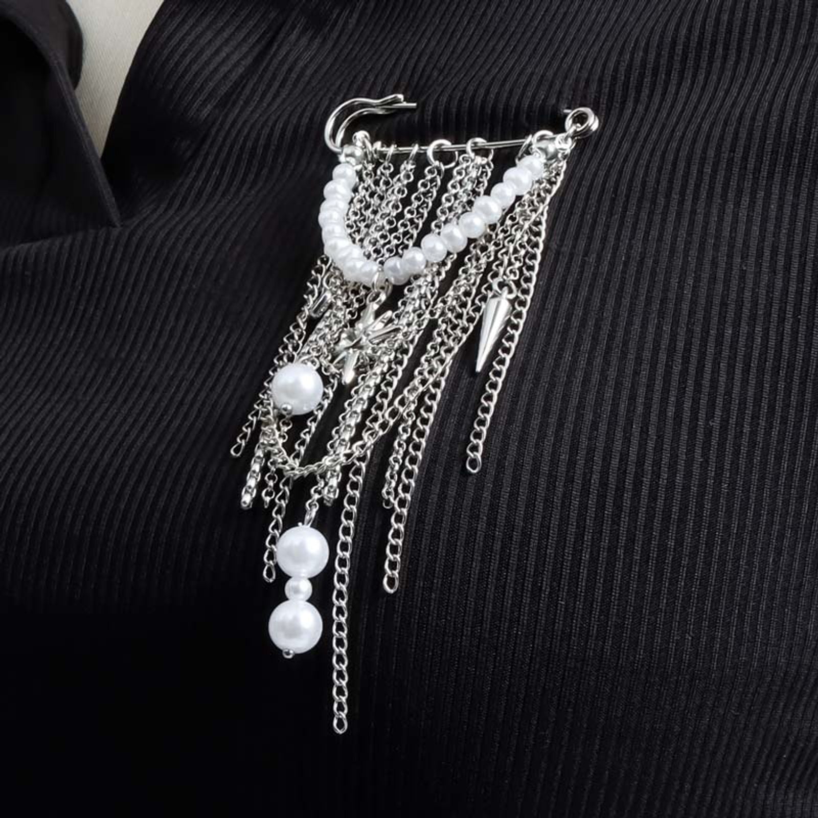 Fashion Metal Heart Tassel Brooch with Pearl and Star Details