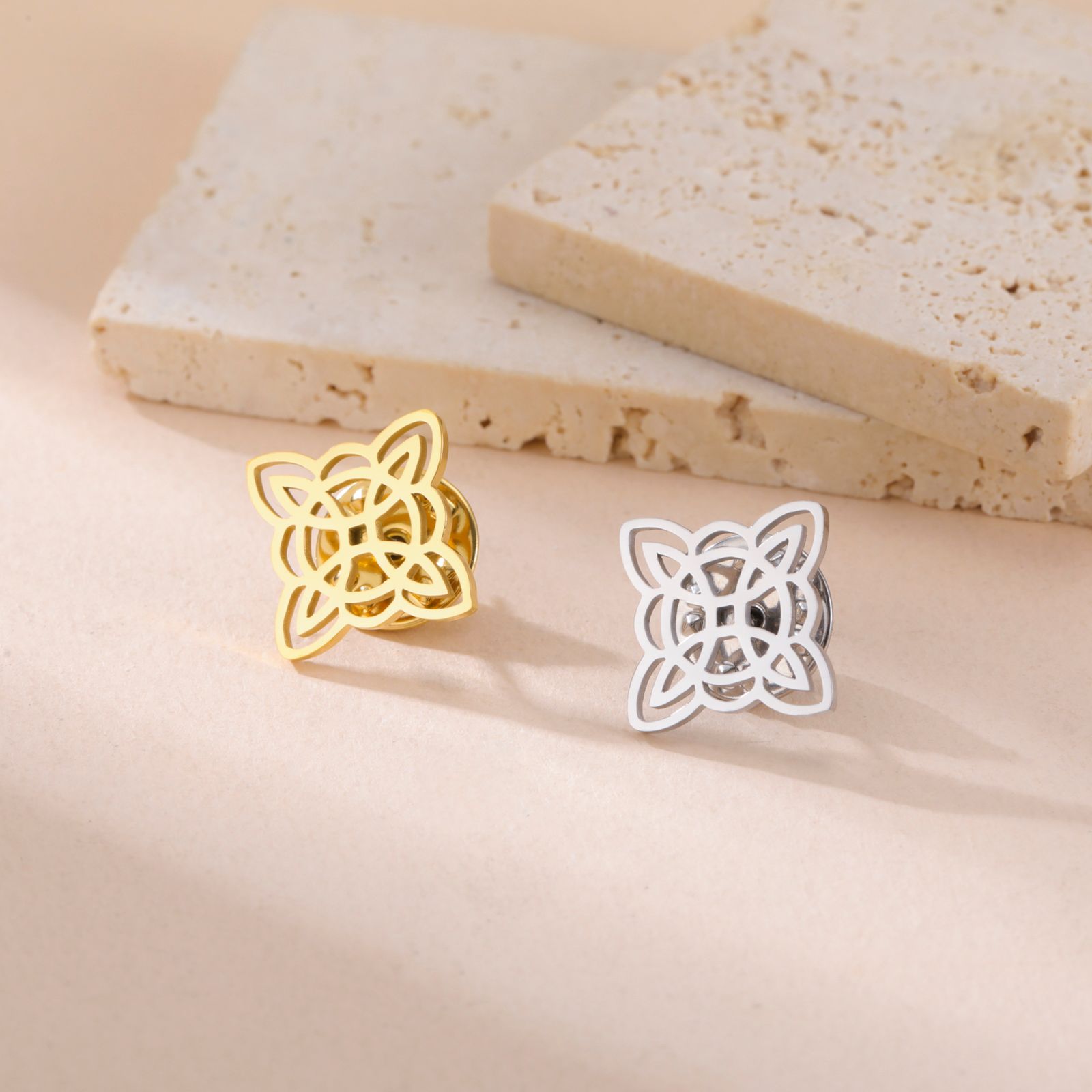 Skyrim Amulet Witch Knot Brooch - Stainless Steel Badge Pin