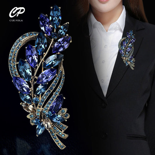 High-End Crystal Brooch for Ladies - Retro Suit Corsage