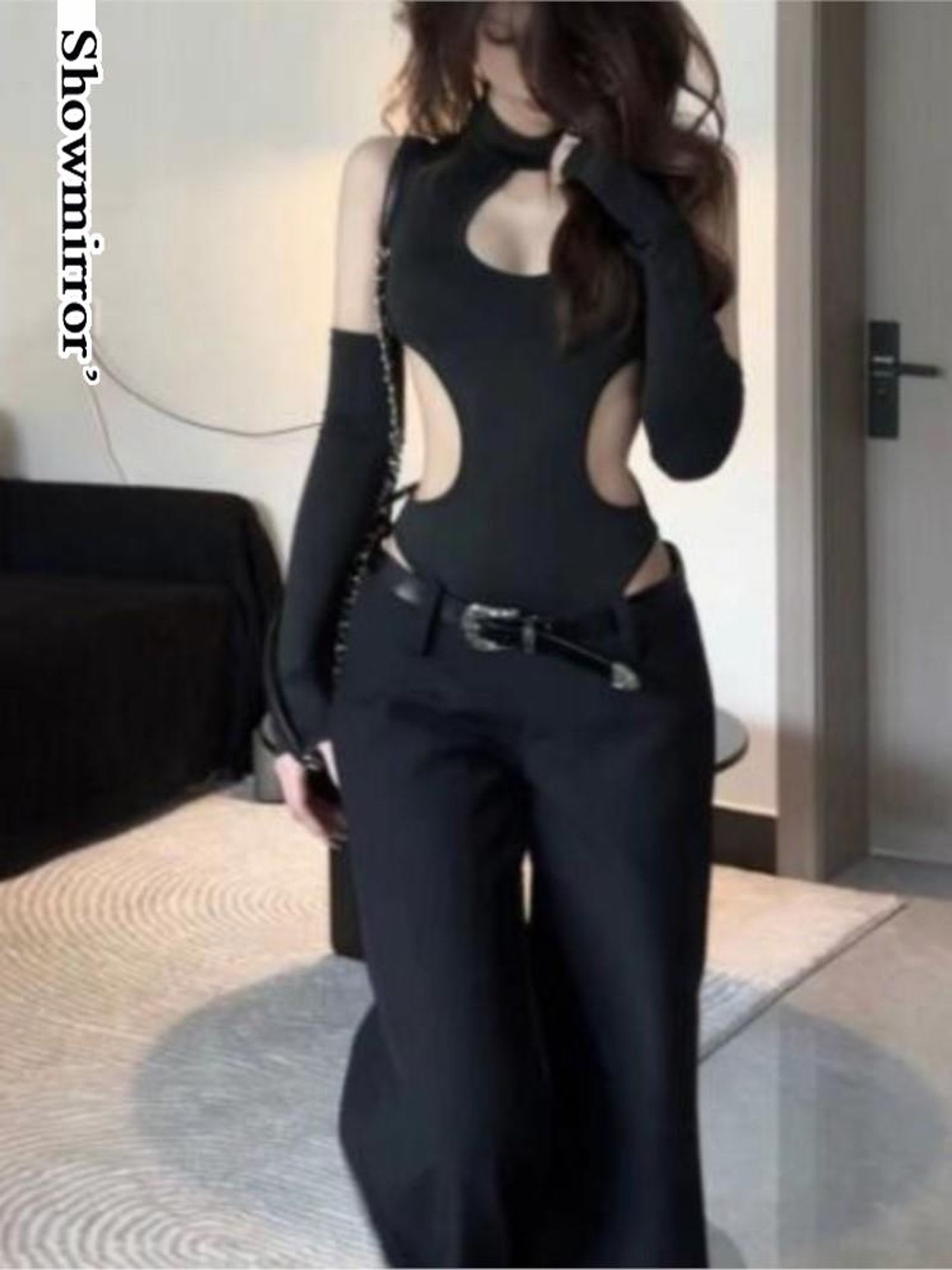 Women’s Long-Sleeved Hollow Off-Shoulder Bodysuit