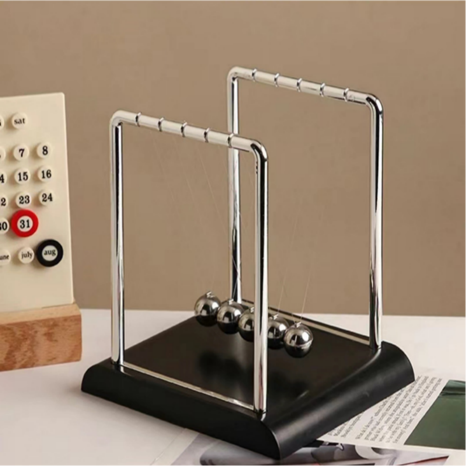 Newton's Cradle Desktop Balance Ball Toy