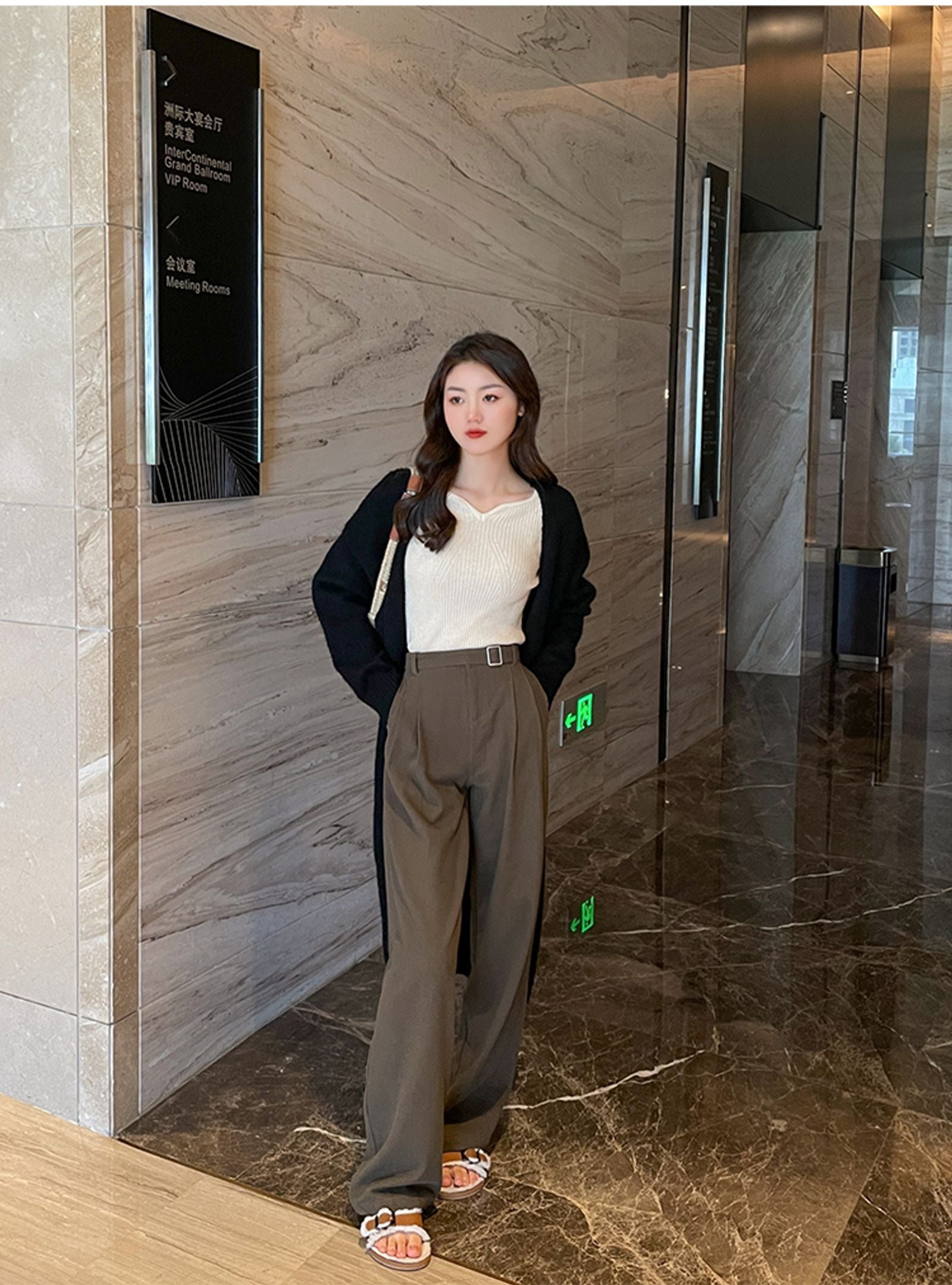 Chic V-Neck Knitted Ribbed Sweater for Women