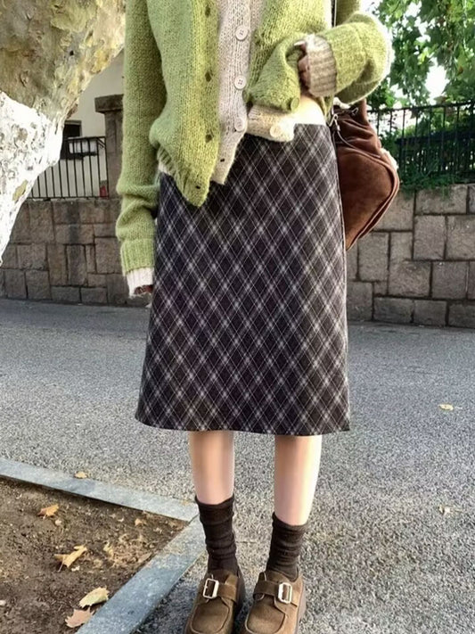Women’s High-Waist Plaid Midi Skirt in Argyle Pattern
