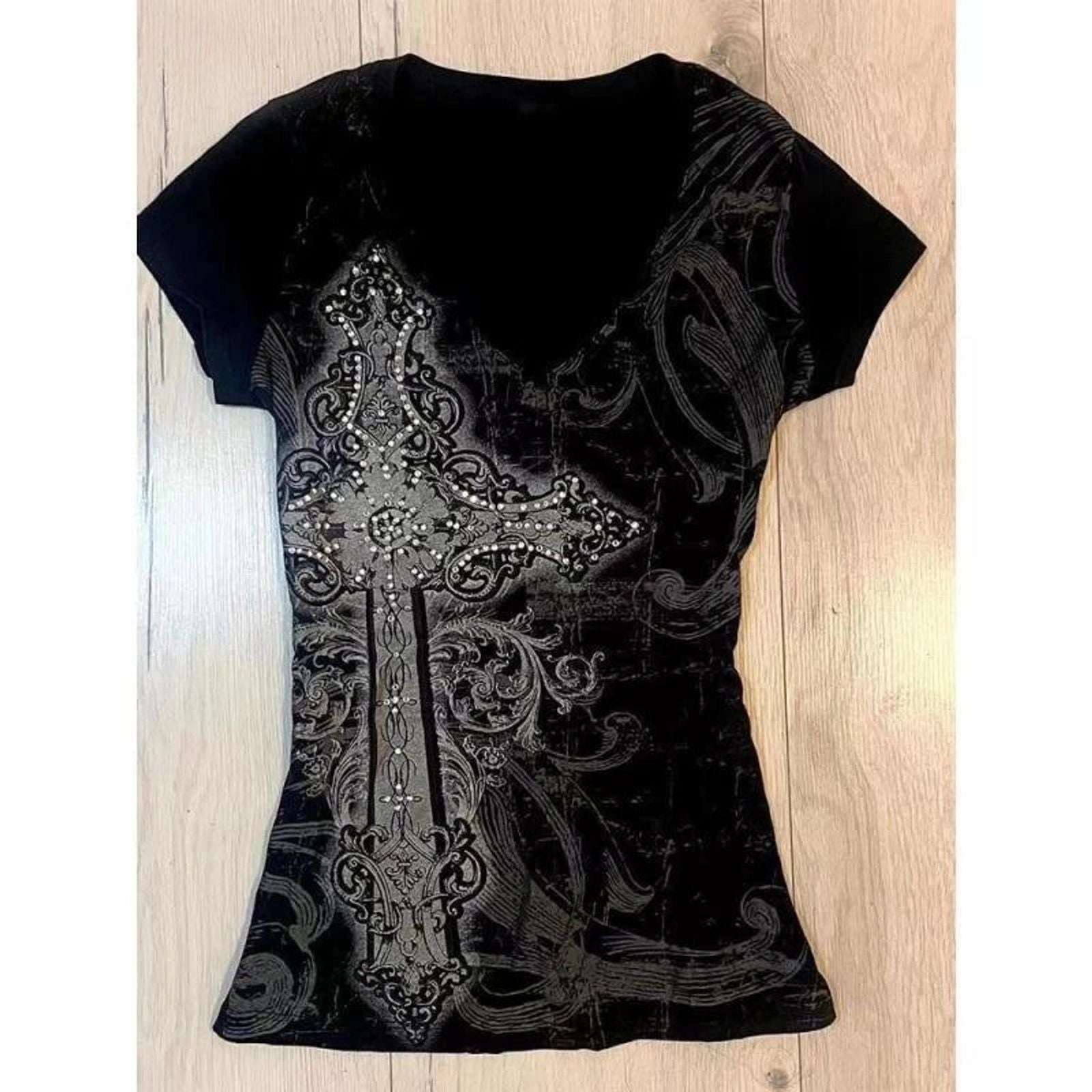 Women's Summer V-neck Tunic T-shirt - Pink Print Crop Top