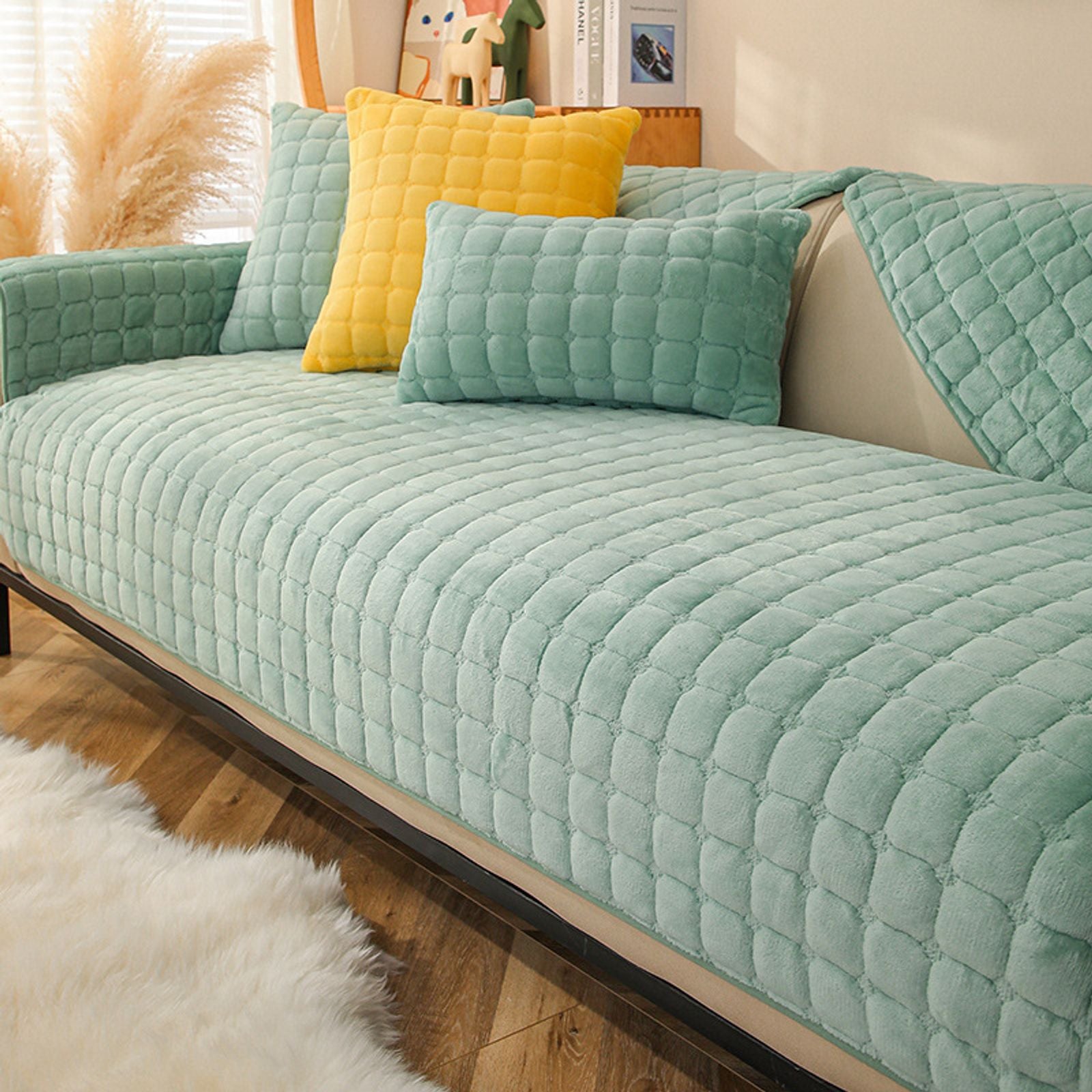 Solid Color Red Soft Thicken Flannel Quilted Sofa Cover