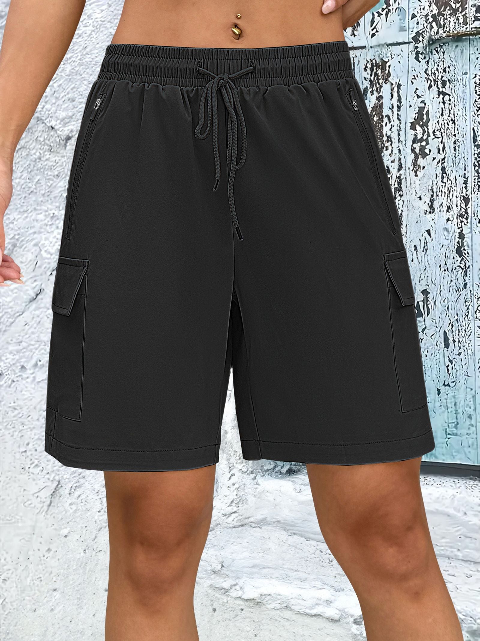 Women’s Loose Cargo Shorts with Flap Pockets