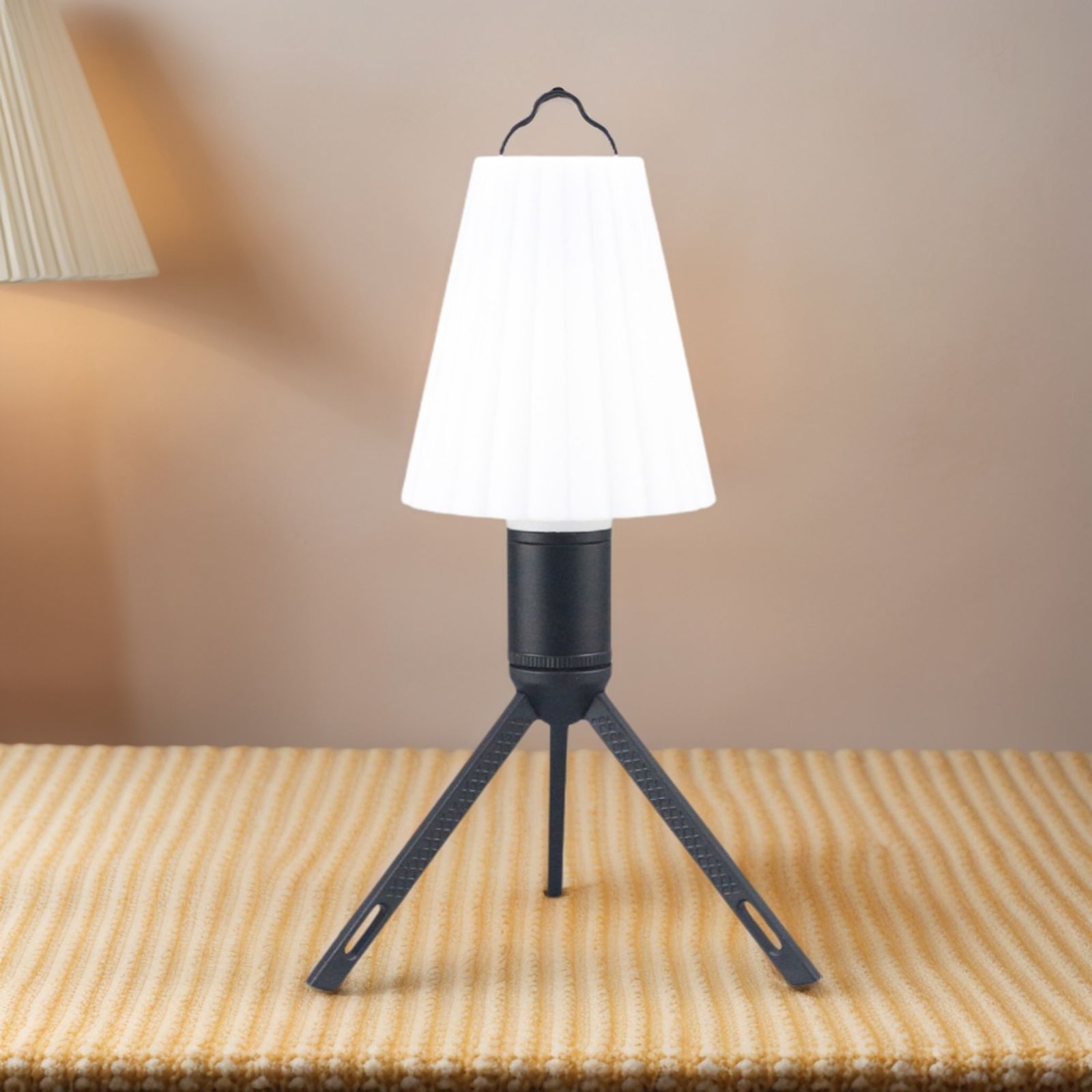 Multifunctional Outdoor Tripod Lantern Stand