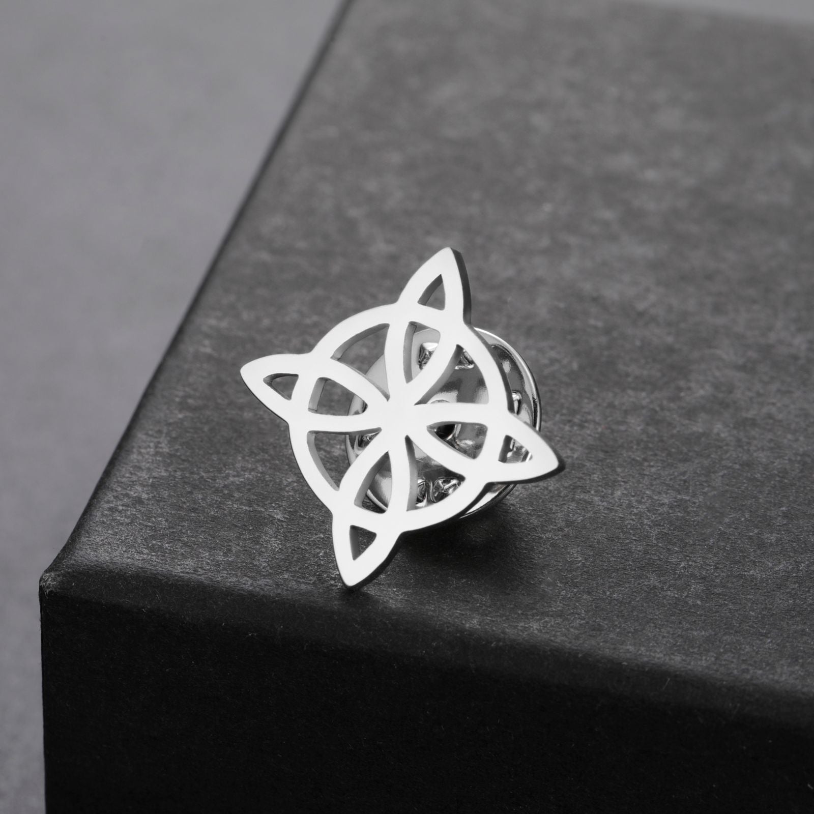 Skyrim Amulet Witch Knot Brooch - Stainless Steel Badge Pin