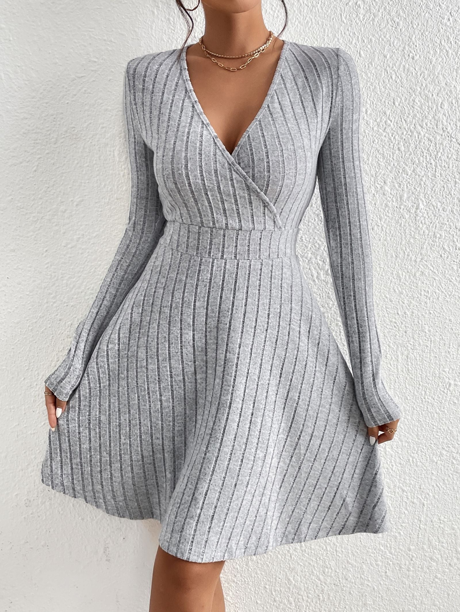 Women's Slim Fit V-Neck Long Sleeve Knit Midi Dress