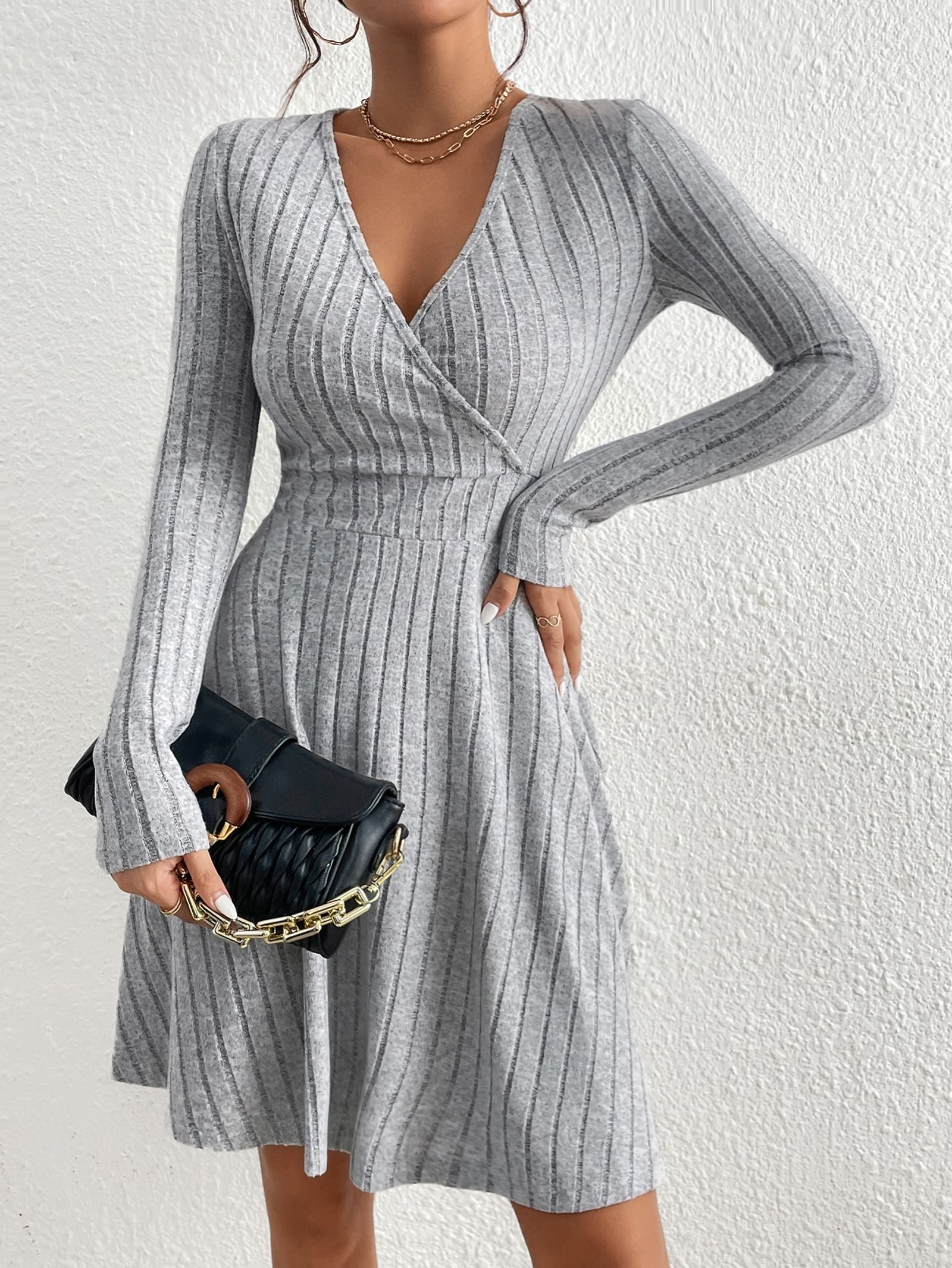 Women's Slim Fit V-Neck Long Sleeve Knit Midi Dress