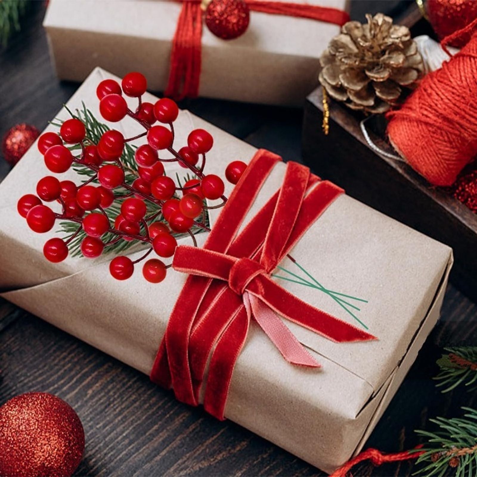 Artificial Red Berries Bouquets for Christmas Decorations