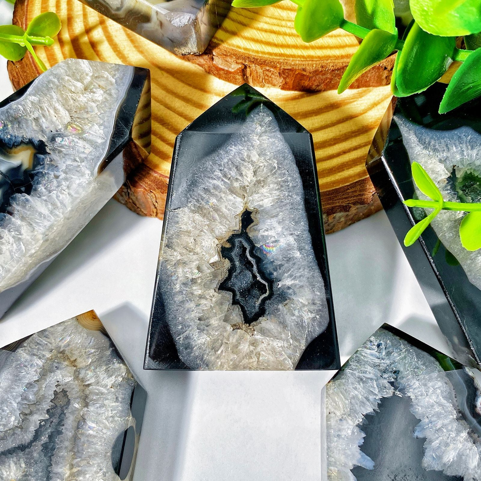 Black Sardonyx Geode Agate Point - Natural Crystal Decor
